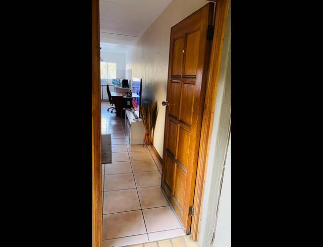 2 BEDROOM PROPERTY TO RENT IN HALFWAY GARDENS